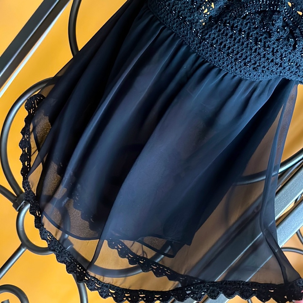 MAX AZRIA COLLECTION Silk Crotchet Halter Top - Picture 7 of 11